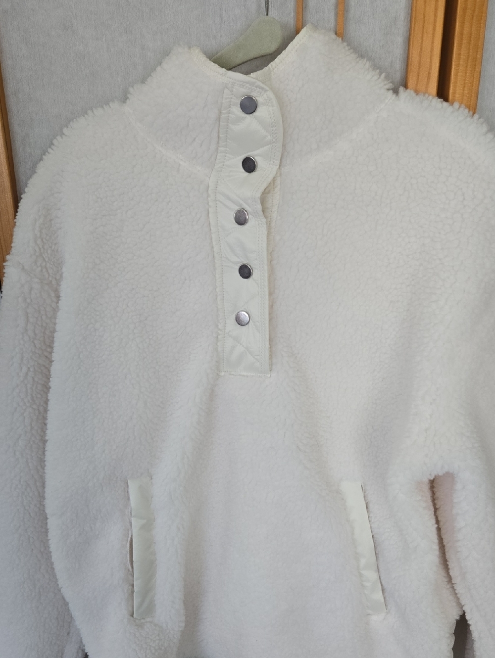 Athleta Off-White Sherpa Snap Pullover Small NWOT